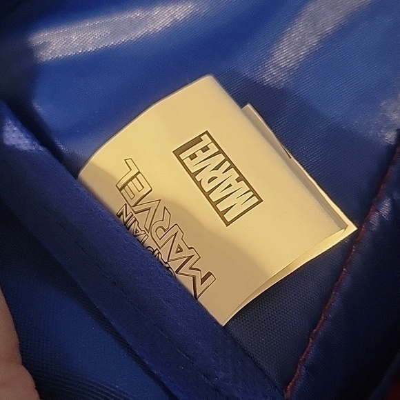 Captain‎ Marvel backpack - Picture 5 of 6